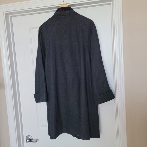Vintage Women’s Black Wool Long Coat - Picture 7 of 14